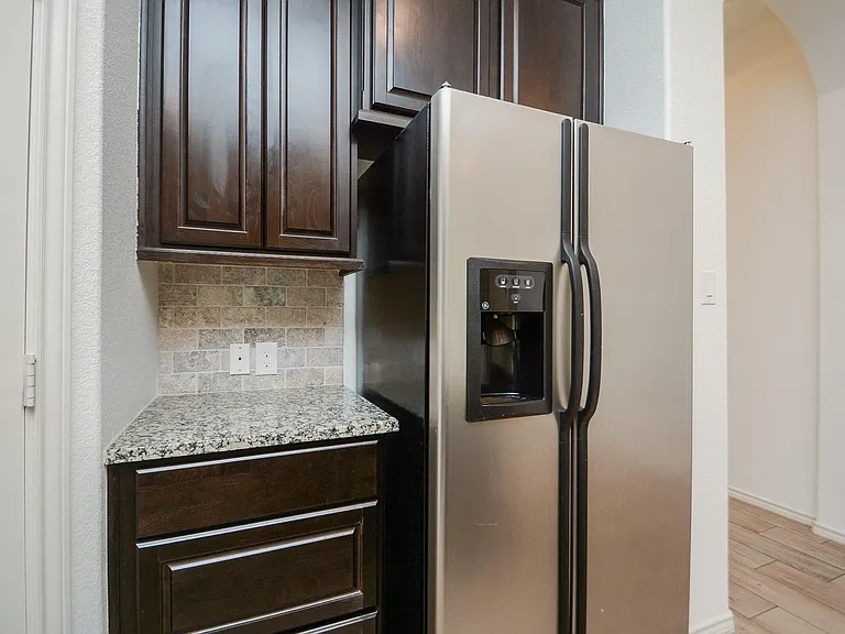 232 Clementine Ct — Photo 8