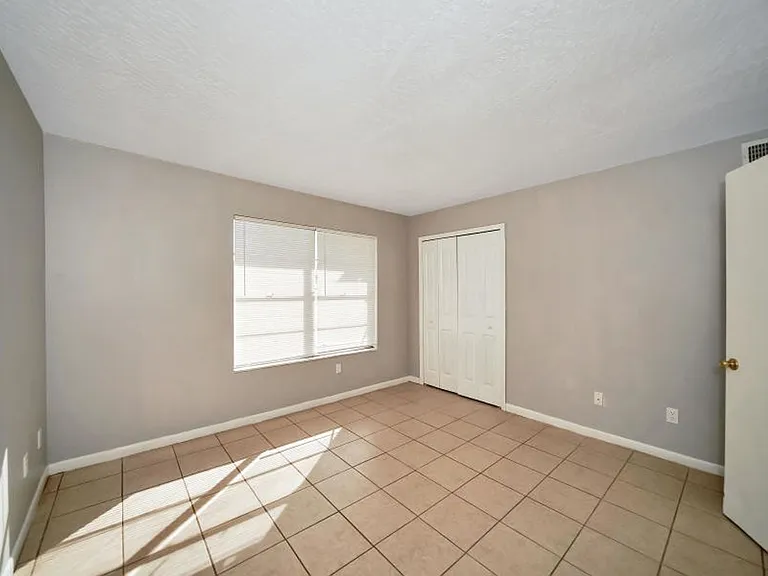 1914 Agora Cir SE #106 — Photo 5