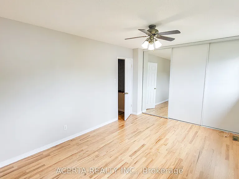 249 Teal Cres — Photo 12