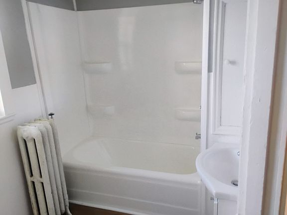 4th image of 112 Prospect St