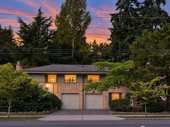 13807 Greenwood Avenue N, Seattle, WA 98133
