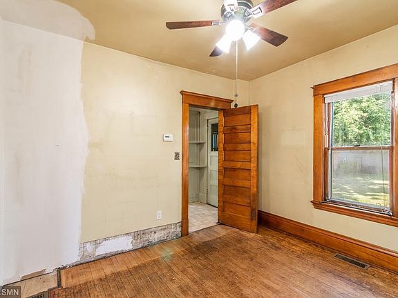 4th image of 1433 Hewitt Ave #1
