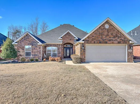 2210 S 18th Pl, Rogers, AR 72758
