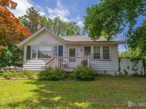 1009 Old Corlies Ave, Neptune, NJ 07753