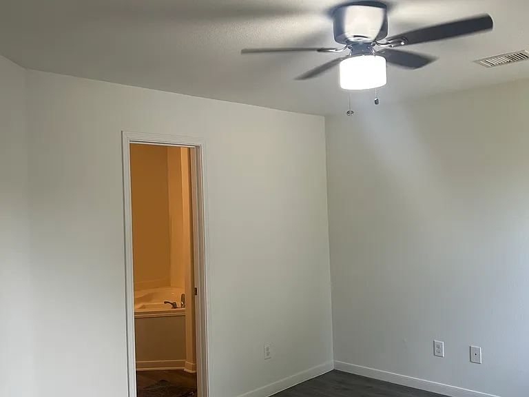 4047 Pedernales River Ln — Photo 12