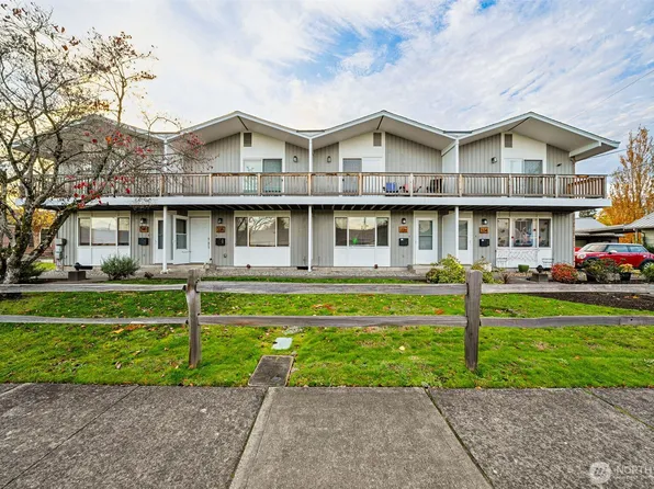 334 340 4th Street SW, Puyallup, WA 98371