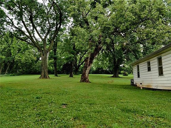 4th image of 6450 Sloan Ave