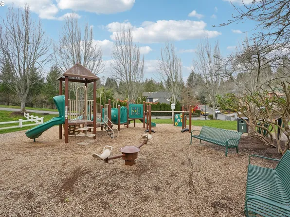 9619 NW Miller Hill Dr, Portland, OR 97229
