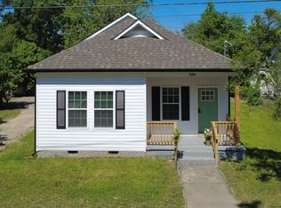 306 Martin Luther King Jr Dr, Smithfield, NC 27577