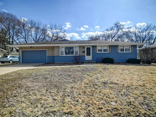 415 Hemphill Ave, Edgerton, WI 53534