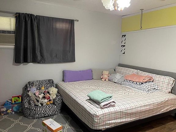 5th image of 217 Van Ness Ave #B
