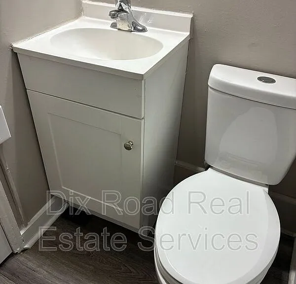 729 Cleverly Rd — Photo 11
