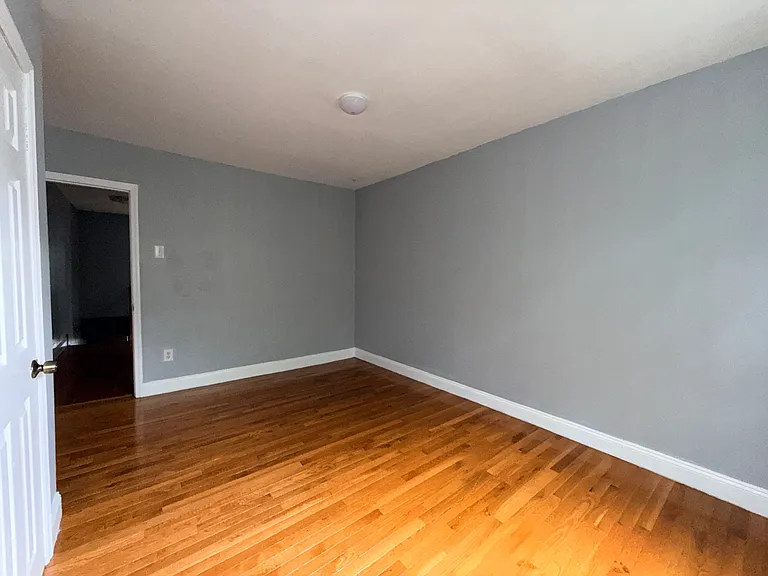 1531 Cottman Ave — Photo 35