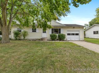 1525 Carol Lynne Dr, Lowell, MI 49331