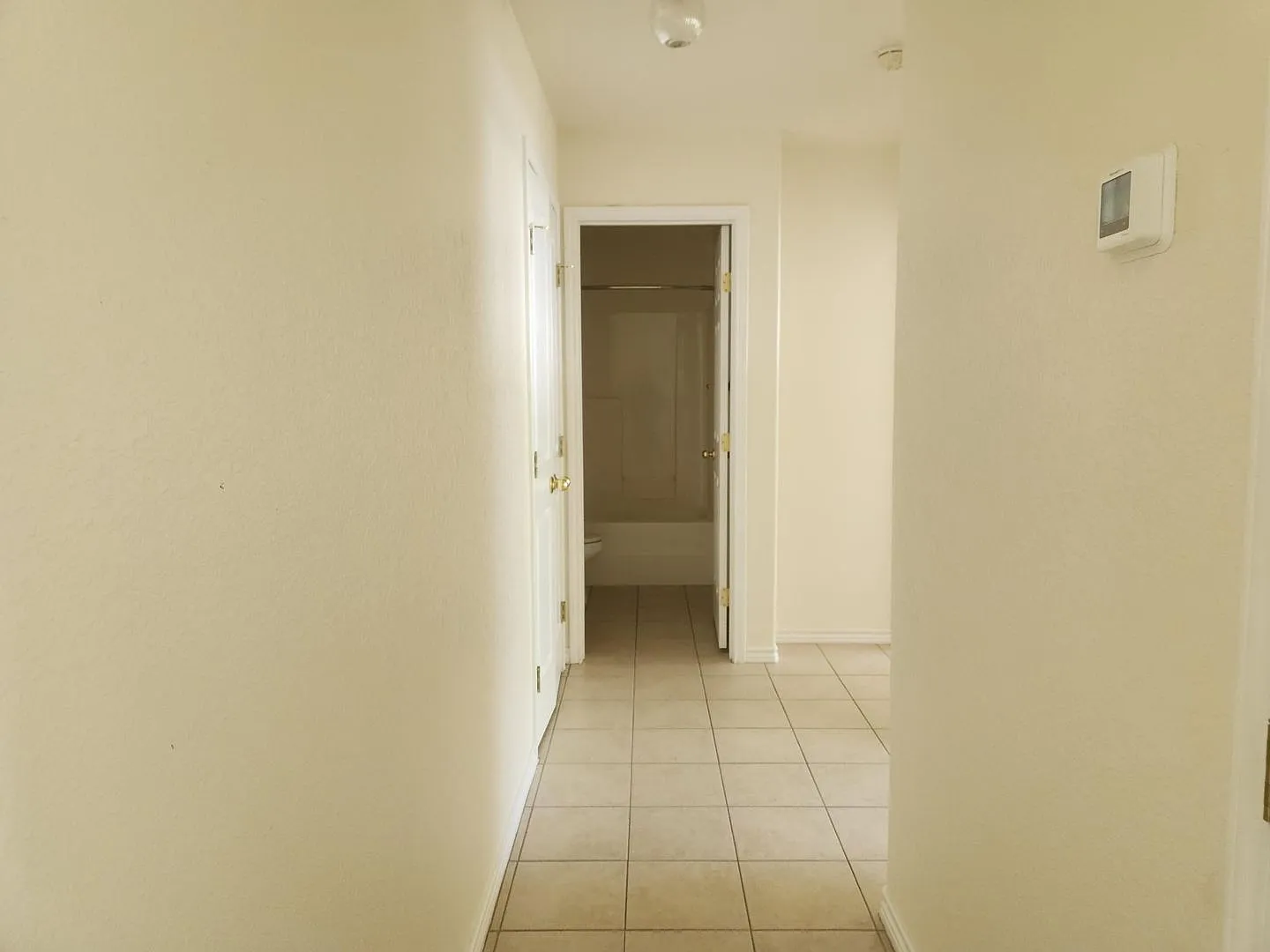 For Lease!! — Photo 4