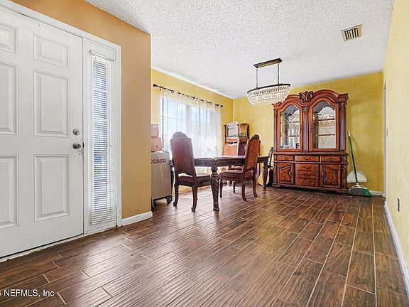 4th image of 6525 SILK LEAF Lane
