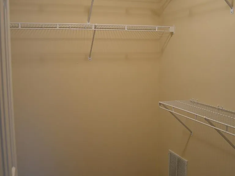 6105 Maclynn Ave NE — Photo 13