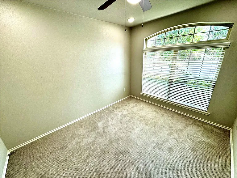 1812 Arbordale Way — Photo 10