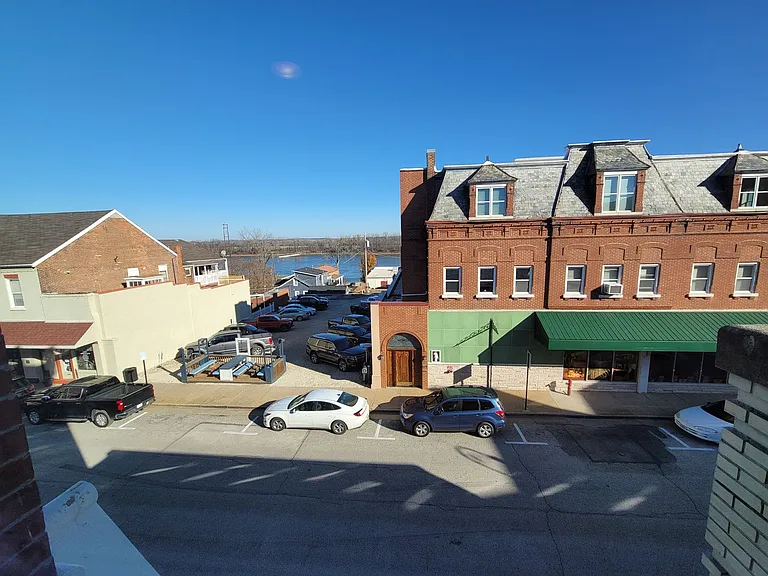 116 W Main St — Photo 3