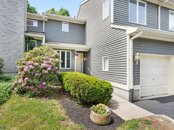 15 Saint Andrews Ln, Clinton Twp., NJ 08801