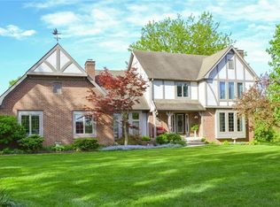 818 E Ridge Dr, Greenfield, IN 46140