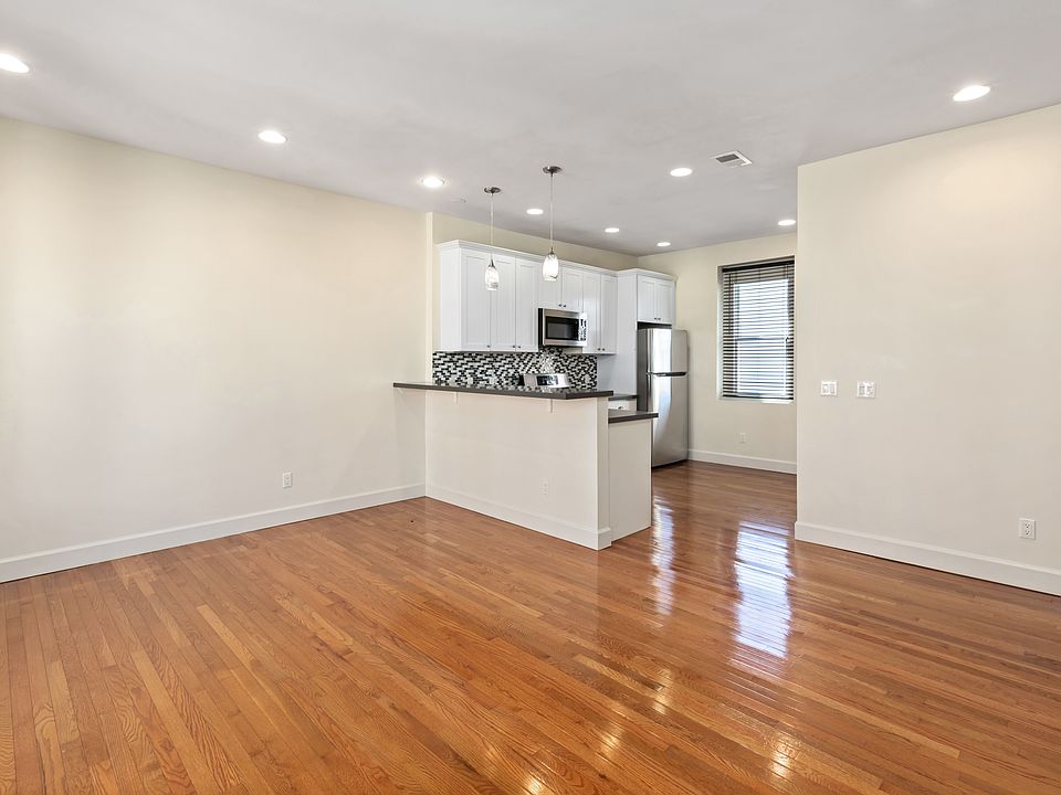 1st image of 921 Post St #925