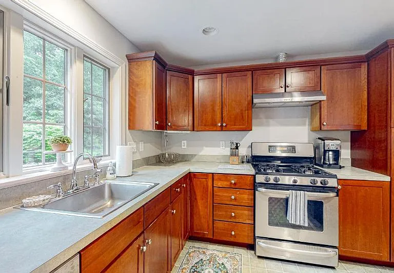 24 Mill St — Photo 11