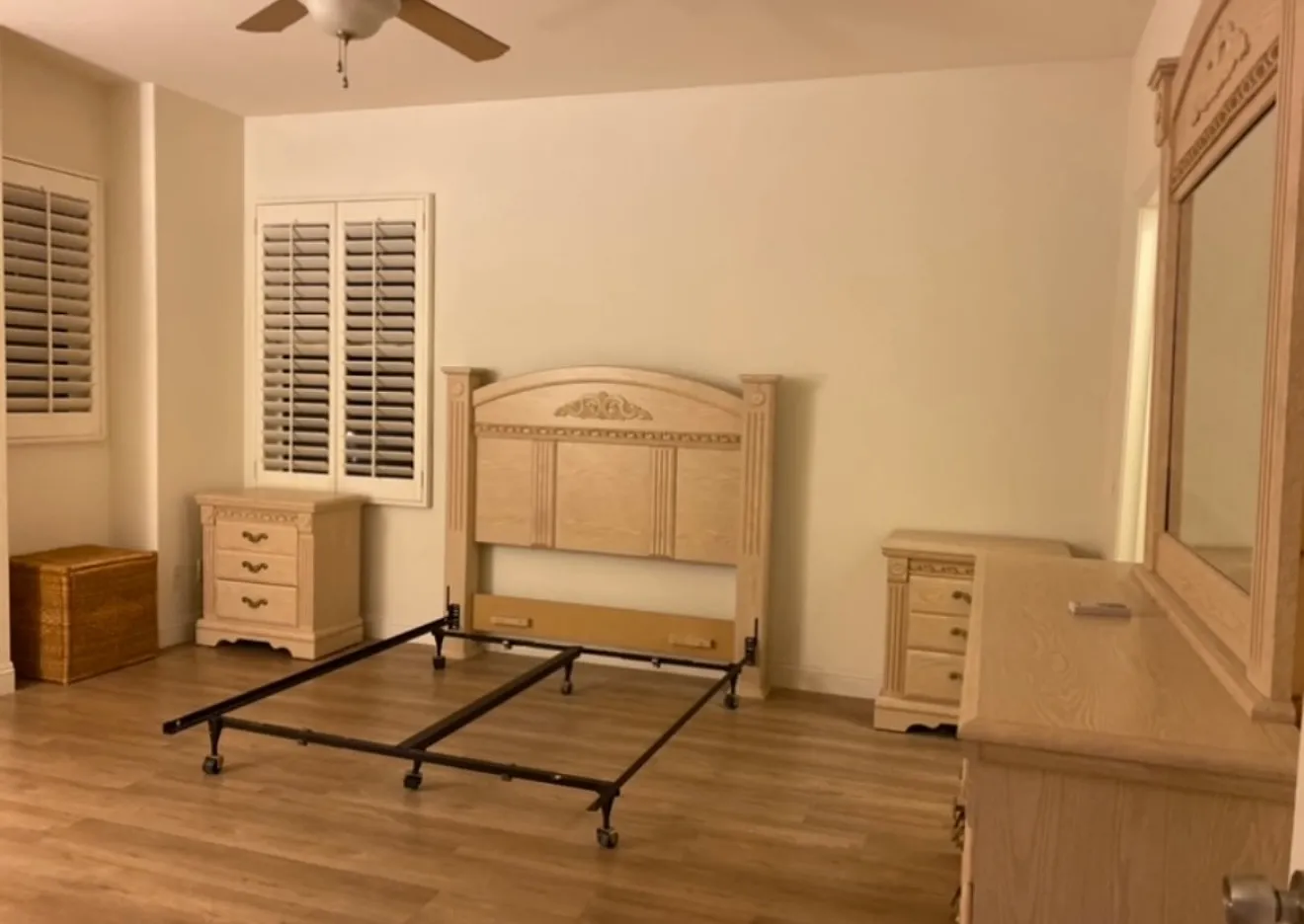 8 bed, 4388 sqft, $1,199 — Photo 3