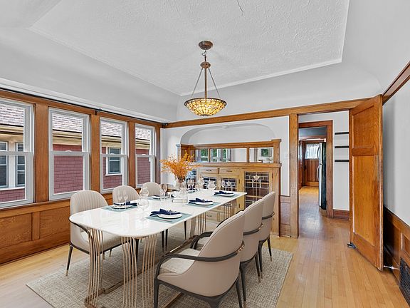 Dining Room - original built-ins