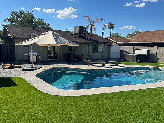 2nd image of 307 N Los Feliz Dr