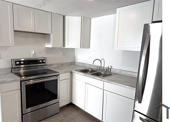 5th image of 909 Marion Cir