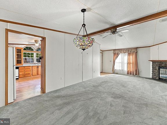 4th image of 404 Virginia Pl