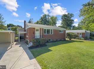 6915 Kingwood Dr, Falls Church, VA 22042