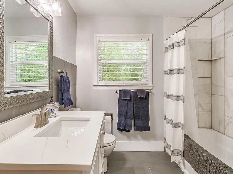 4704 Collinwood Ave — Photo 22
