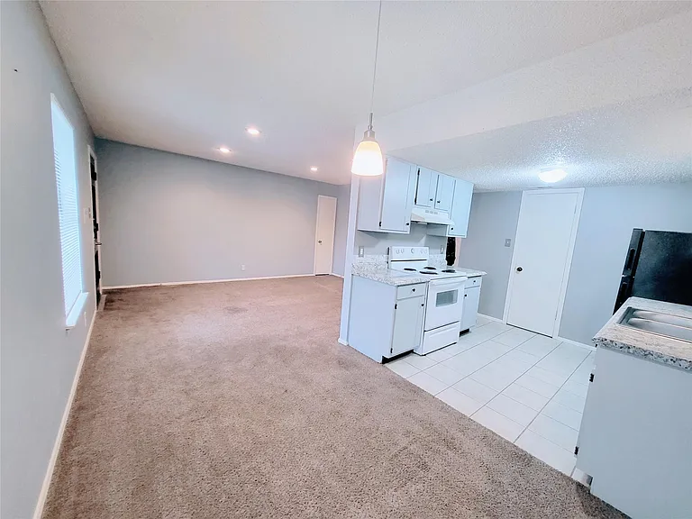 3429 Willowrun Dr #D — Photo 4