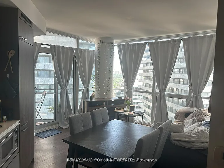 45 Charles St E #2709 — Photo 6