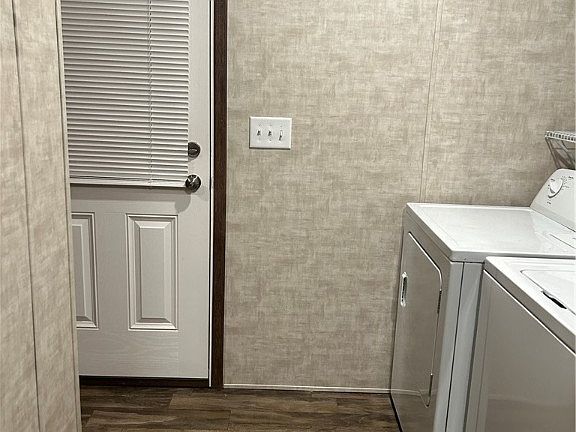 4th image of 424 Jean Dr