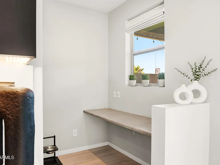 9022 W San Miguel Ave — Photo 13