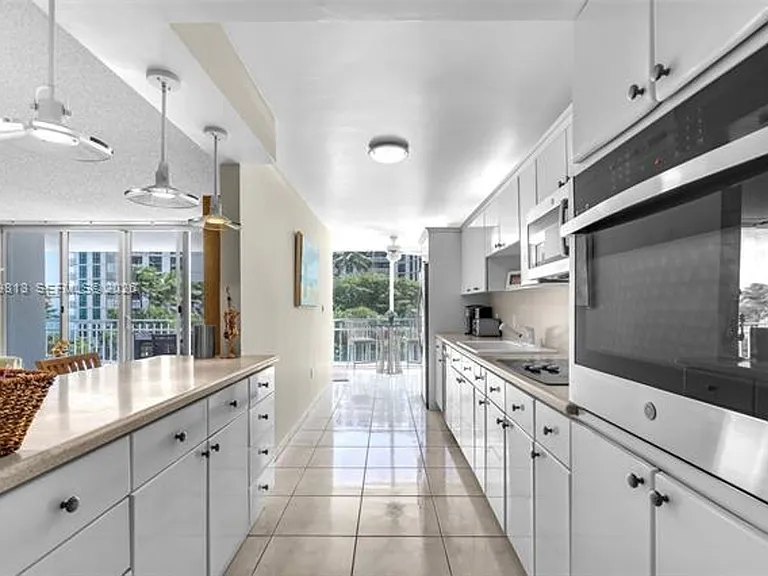 600 Grapetree Dr #4DS — Photo 17