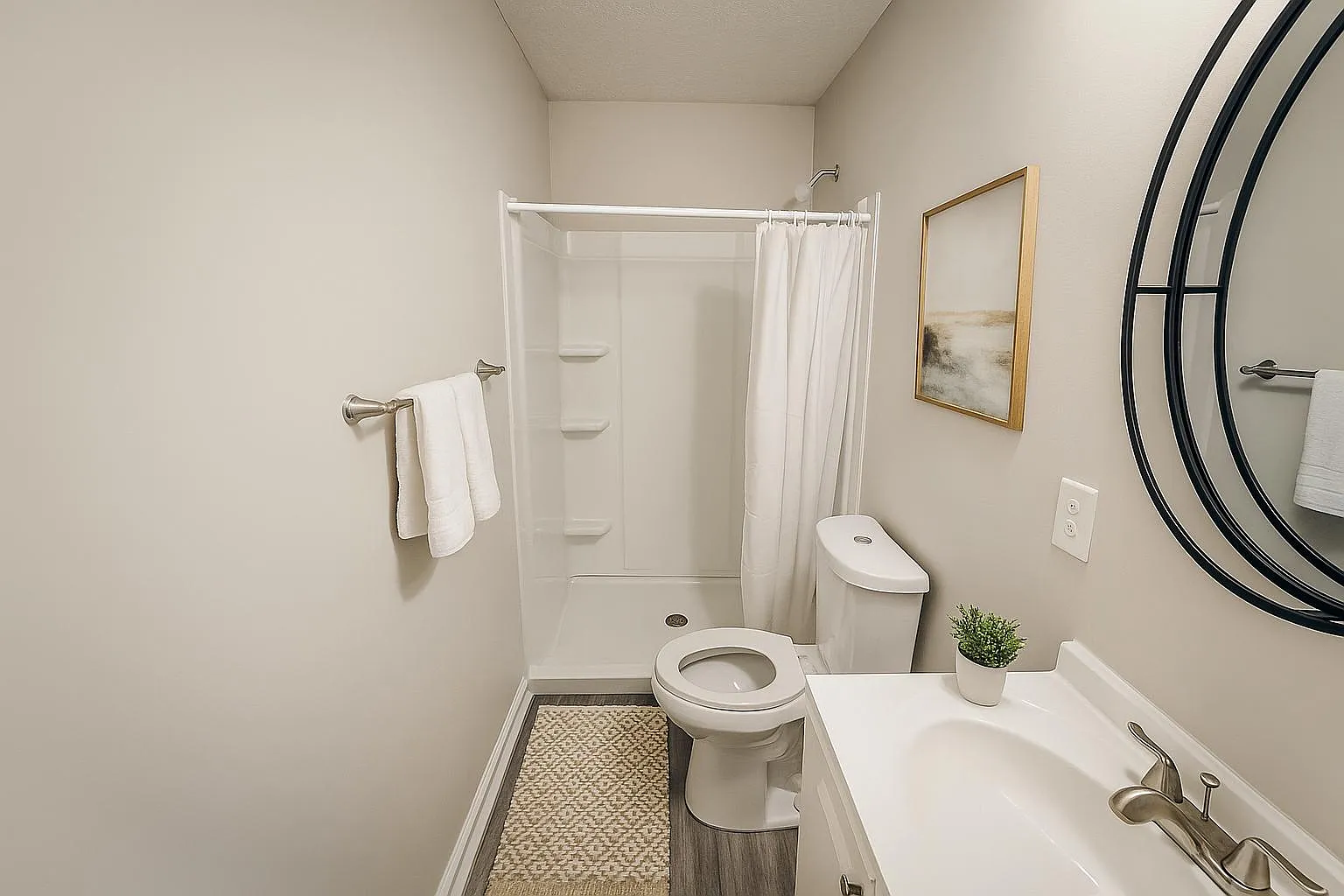 4 bed, 4.0 bath, 2300 sqft, $970 — Photo 2