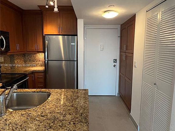 3rd image of 1035 West Ave APT 603