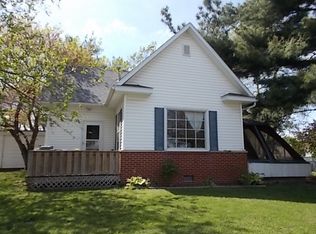 1 Cedar St, Pana, IL