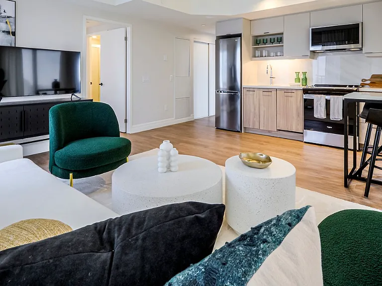 203 Jarvis St — Photo 10