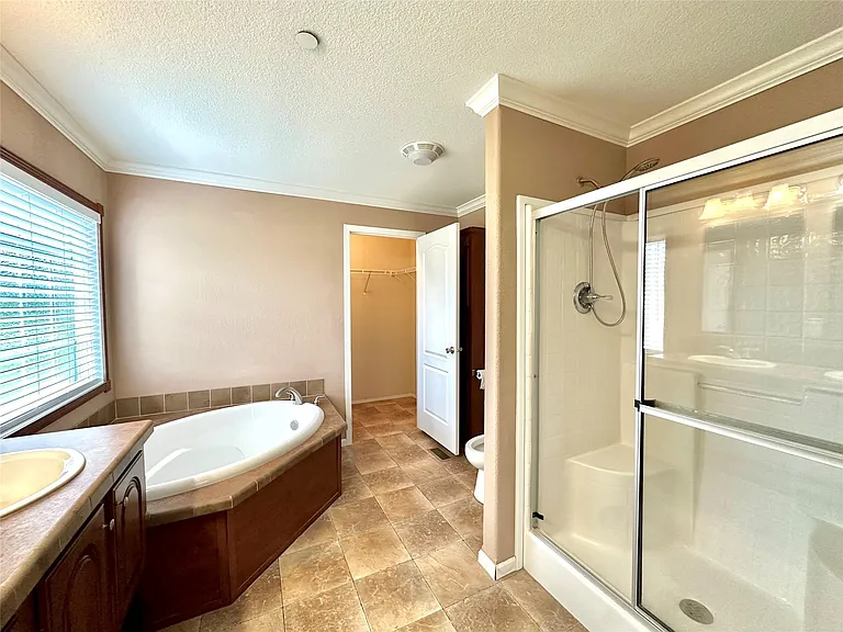 831 Country Club Rd — Photo 12