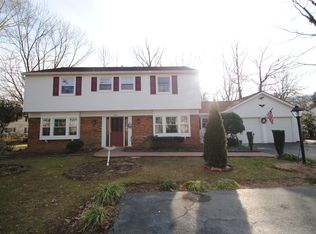 4511 Mill Point Ct, Fairfax, VA 22033