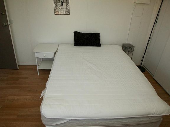 4th image of 1835 20th St APT 5