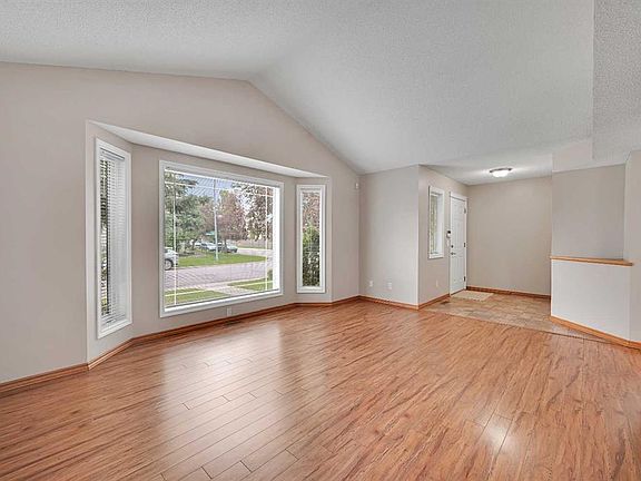 4th image of 100 E Somerside Grv SW