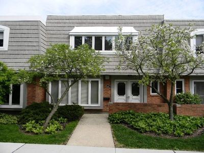 1473 Calais Cir, Highland Park, IL, 60035