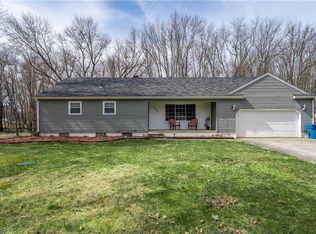 1040 Oak Tree Rd, Akron, OH 44320