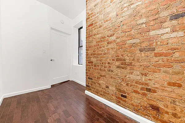 Rented by REAL New York | media 23